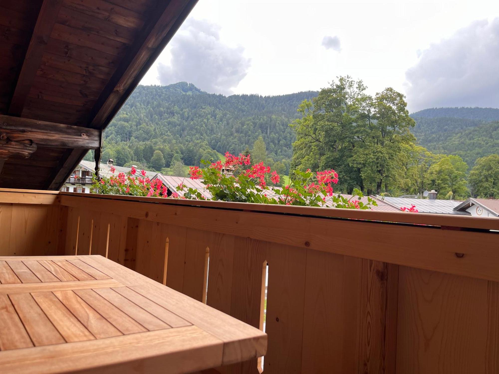 Gaestehaus Zum Thoma *